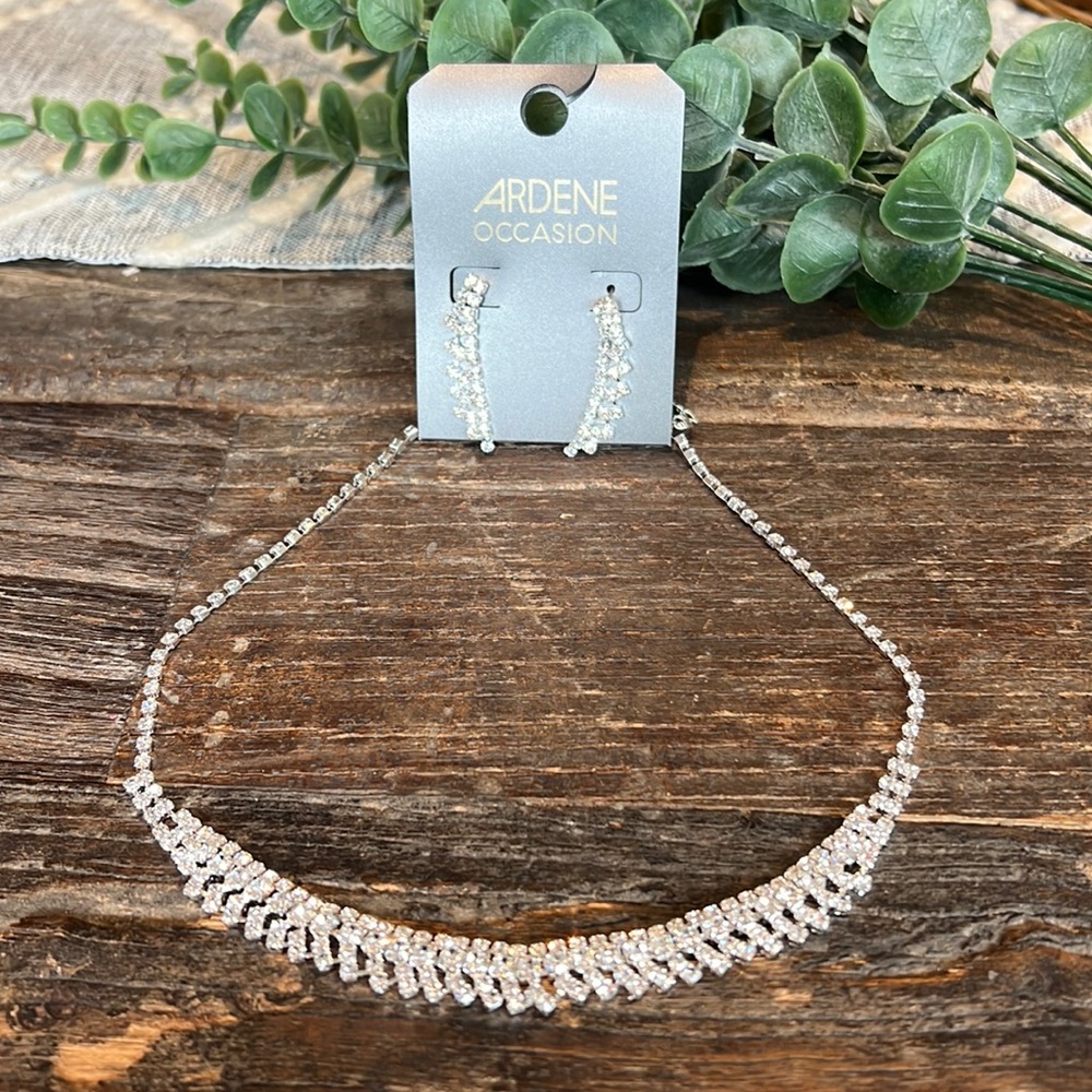 🎁 4/$25 - ARDENE Occasion Rhinestone Necklace and Earring set - NEW